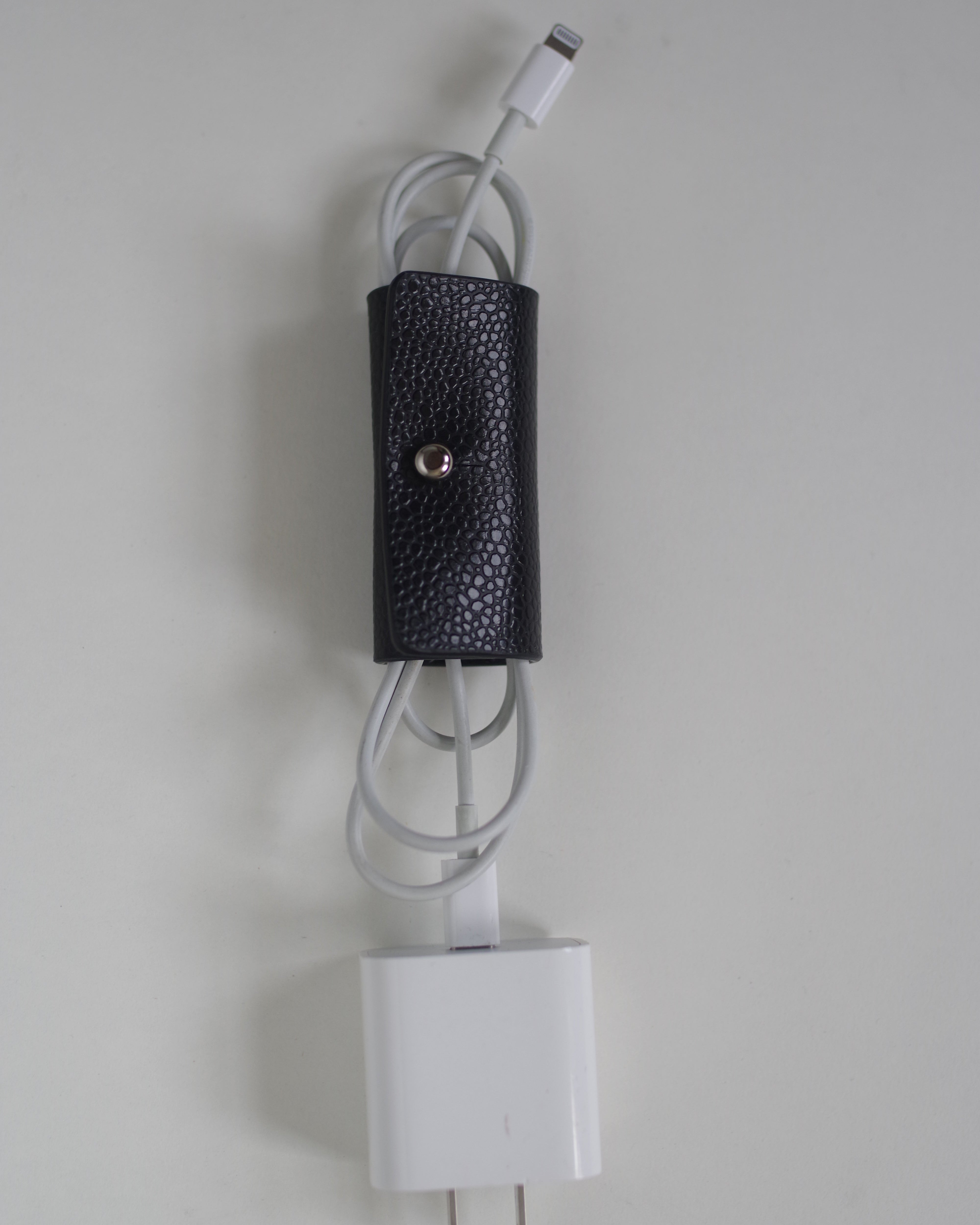 Black T Vegan Leather Wire Organizer